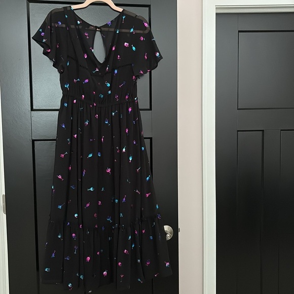 NWOT Torrid Elegant Black V-Neck Dress w/Cap Sleeves w/Embellishments.Size 00=10 - Picture 4 of 15